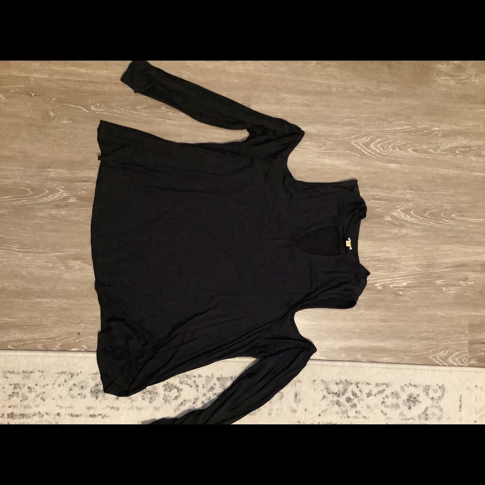 True craft 2X cold shoulder long sleeve